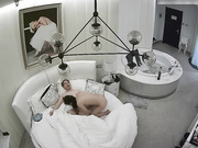 汉奸头型花白发领导大叔艳福不浅套房私会苗条气质小情人鸳鸯浴互搓洗干净回床激情啪啪啪妹子很骚说用力操我