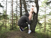 跪舔完美身材小姨子嫩穴 和高挑小姨子玩野战 无套抽插